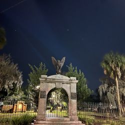 Savannah Walking Tours | Genteel & Bard History & Ghosts