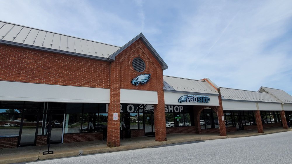 EAGLES PRO SHOP Updated September 2024 18 Photos 35 S Willowdale