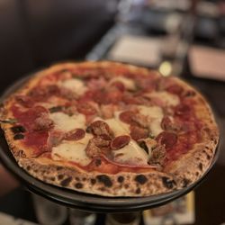 Pizzana Silver Lake - Carnivoro pizza