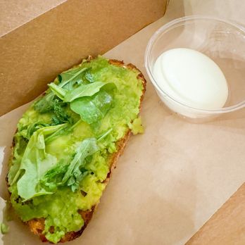 Courtyard by Marriott La Crosse Downtown/Mississippi Riverfront - Avocado toast - Hotels Near Me - La Crosse, Wisconsin