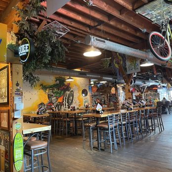 El Bait Shop - El Bait Shop - Bars Near Me - Des Moines, Iowa El Bait Shop - El Bait Shop - Bars Near Me - Des Moines, Iowa