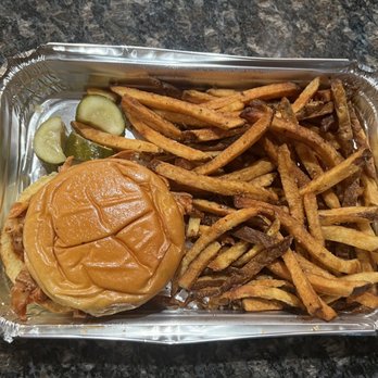 Jersey Shore BBQ - Pulled Chicken Sandwich - Barbeque Near Me - East Brunswick, New Jersey Jersey Shore BBQ - Pulled Chicken Sandwich - Barbeque Near Me - East Brunswick, New Jersey