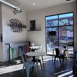 Tres Gatos Coffee - Interior