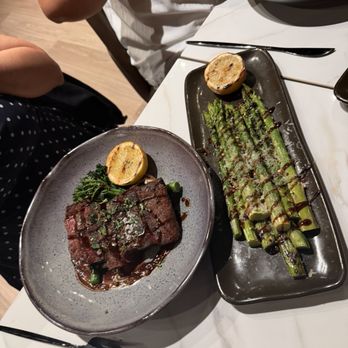 Problem Lounge - Rib eye steak with asparagus - Southern Near Me - Scottsdale, Arizona Problem Lounge - Rib eye steak with asparagus - Southern Near Me - Scottsdale, Arizona
