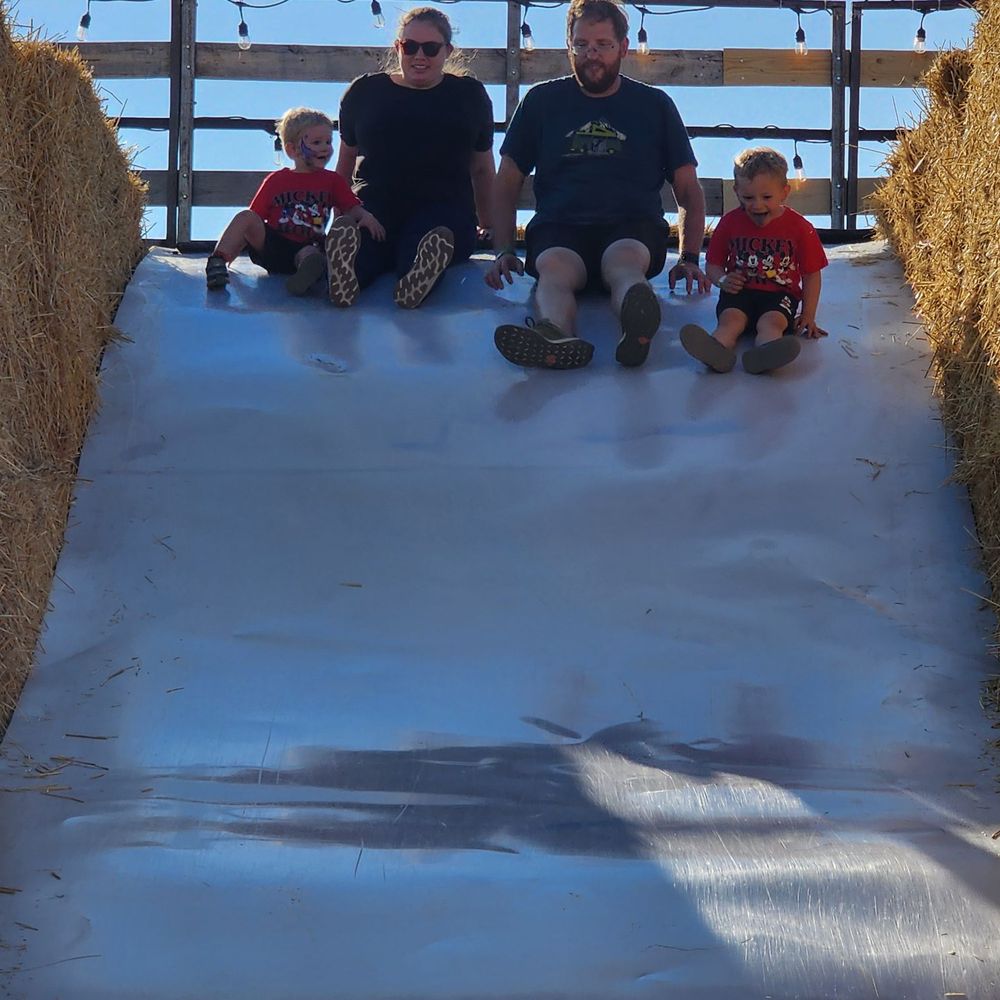 Shindig Farms - Large slide - Attraction Farms Near Me - Nampa, Idaho Shindig Farms - Large slide - Attraction Farms Near Me - Nampa, Idaho