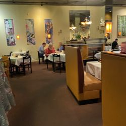 Wang's Mandarin House - Inside
