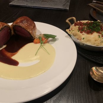 Gordon Ramsay Hell's Kitchen - Beef Wellington + Prosciutto Mac and Cheese - Steakhouses Near Me - Stateline, Nevada Gordon Ramsay Hell's Kitchen - Beef Wellington + Prosciutto Mac and Cheese - Steakhouses Near Me - Stateline, Nevada