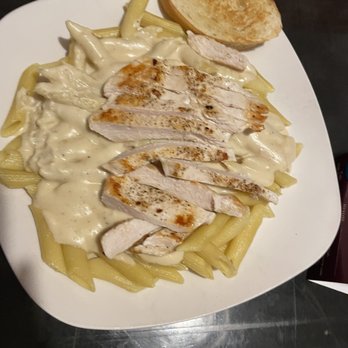 Bacon And Bleu - Chicken Alfredo with Penne she asked for the diced tomatoes and green onions to be removed and it came with 2 slices of bread. - Burgers Near Me - Idaho Falls, Idaho
