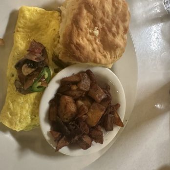Puckett's Restaurant - Omelet - Barbeque Near Me - Franklin, Tennessee Puckett's Restaurant - Omelet - Barbeque Near Me - Franklin, Tennessee