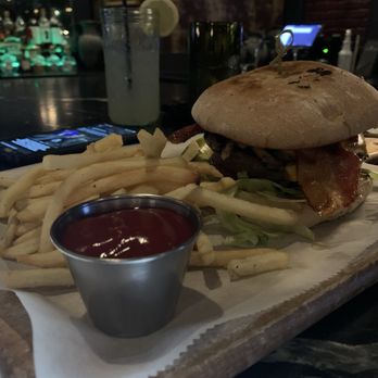 The Farmhouse Tuscan - Farm Burger - Tuscan Near Me - Alexandria, Virginia
