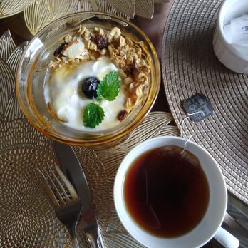 Inn At The Shenandoah - Parfait and tea - Hotels Near Me - Luray, Virginia Inn At The Shenandoah - Parfait and tea - Hotels Near Me - Luray, Virginia