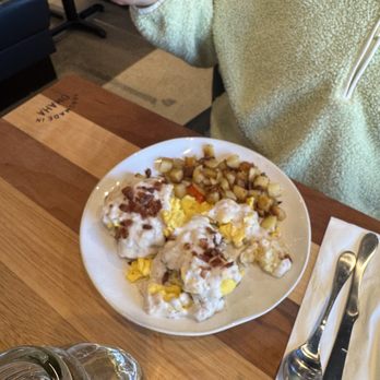 HomeGrown Omaha - Blackstone - Biscuits and gravy - Salad Near Me - Omaha, Nebraska HomeGrown Omaha - Blackstone - Biscuits and gravy - Salad Near Me - Omaha, Nebraska