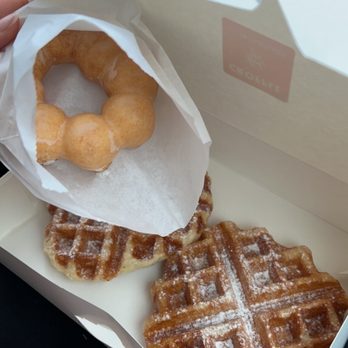 Caffe Promenade - Original large croffle, original mochi donut - Coffee & Tea Near Me - Allen, Texas