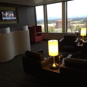 Regus California Orange Executive Tower - Waiting area. - Shared Office Spaces Near Me - Orange, California