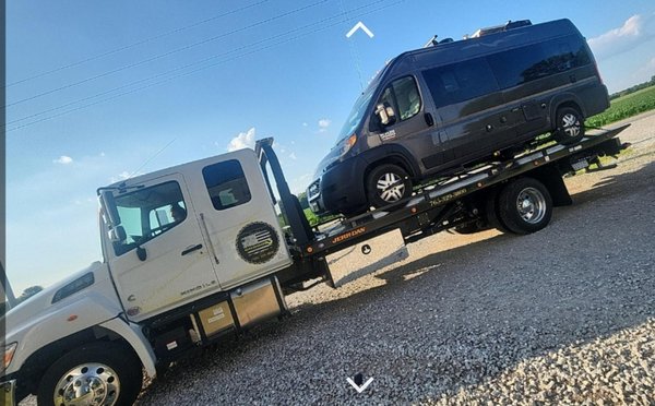 Serving The community of Richmond, IN - Just Hauler Towing and Recovery serving our customers Professionalism Beyond Expectations. Serving The community of Richmond, IN - Just Hauler Towing and Recovery serving our customers Professionalism Beyond Expectations.