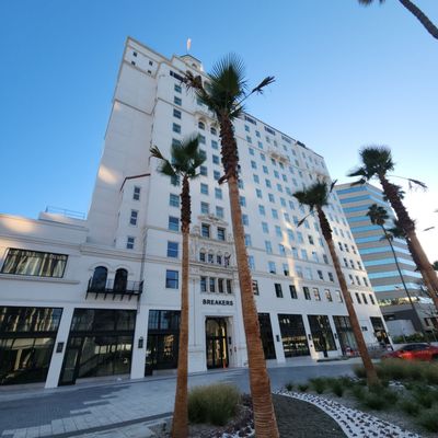 Fairmont Breakers Long Beach by null