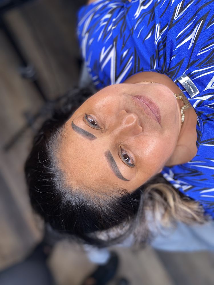 Microblade & Shade By Blanca Aguirre Logo