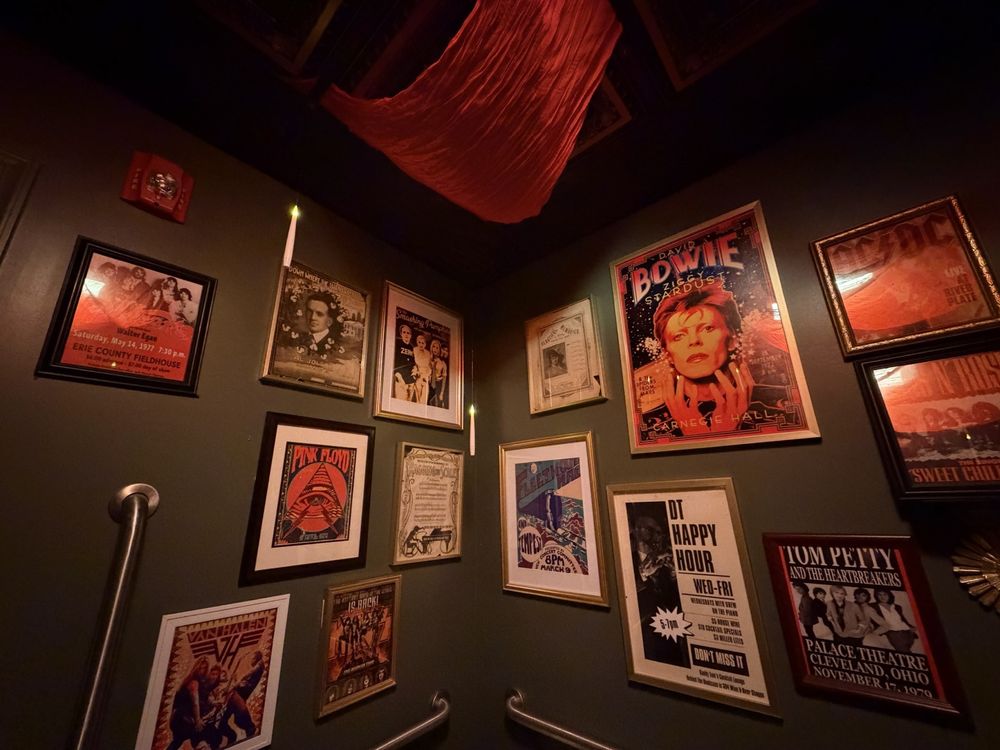 Daddy Tom’s Cocktail Lounge