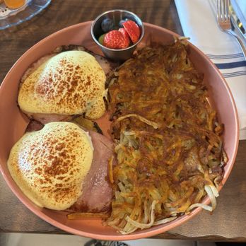 Sunny Side Cafe - Eggs Benedict - Breakfast & Brunch Near Me - Seal Beach, California