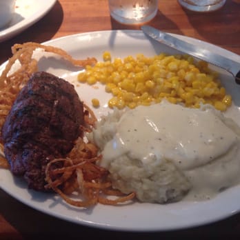 Cheddar's Scratch Kitchen - Steak, mash and corn - Comfort Food Near Me - Lincoln, Nebraska