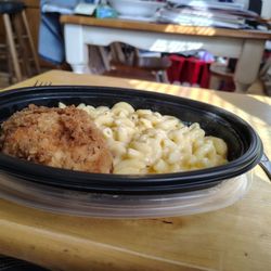 Homestyle Chicken and Macaroni and Cheese