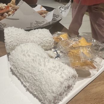 We Ko Pa Resort Buffet - Hot towels after we finished dinner - Buffets Near Me - Scottsdale, Arizona We Ko Pa Resort Buffet - Hot towels after we finished dinner - Buffets Near Me - Scottsdale, Arizona