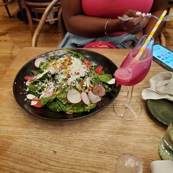 The Select - Strawberry spinach salad - Mediterranean Near Me - Sandy Springs, Georgia The Select - Strawberry spinach salad - Mediterranean Near Me - Sandy Springs, Georgia