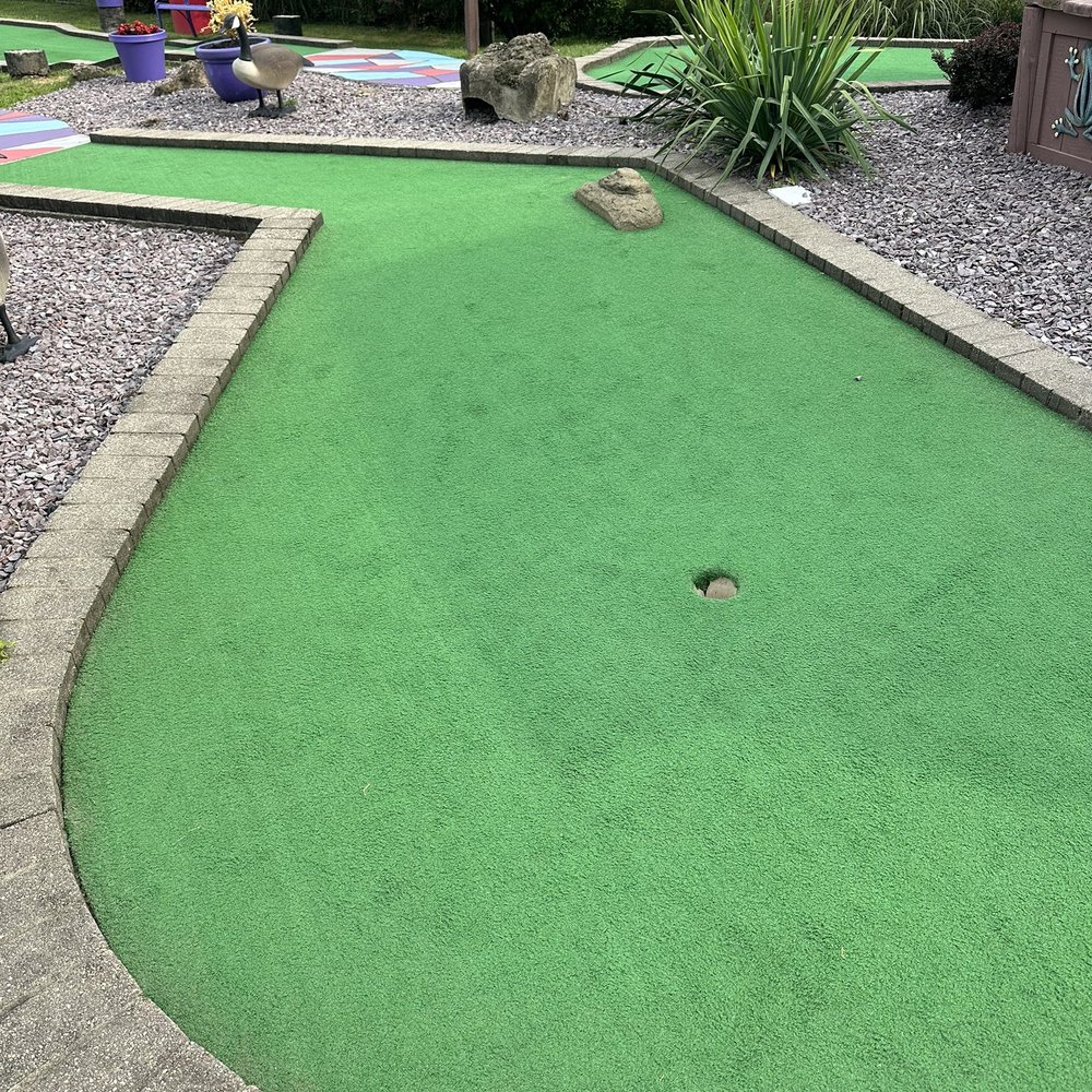 Puttin Plus Family Fun Center - Mini Golf Near Me - Saugerties, New York Puttin Plus Family Fun Center - Mini Golf Near Me - Saugerties, New York