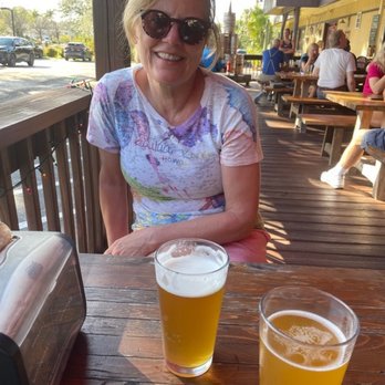 3 Keys Brewing - Beer and TRADITIONAL WINGS - Breweries Near Me - Bradenton, Florida