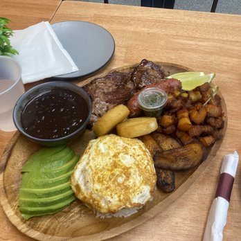 Dulce Tropical Restaurant & Cafe - Bandeja Paisa - Cafes Near Me - Pompano Beach, Florida