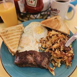 Malia's Cafe - Steak and eggs