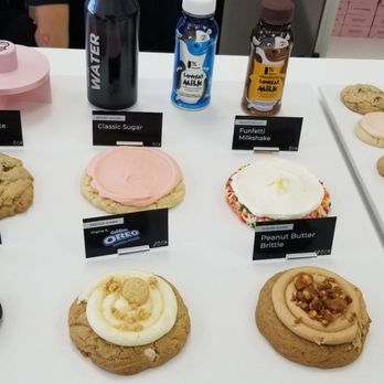 Crumbl - Glendora - Bakeries Near Me - Glendora, California