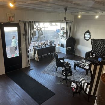 Salon Noir - Sitting area and merchandise - Hair Salons Near Me - Lebanon, Ohio Salon Noir - Sitting area and merchandise - Hair Salons Near Me - Lebanon, Ohio