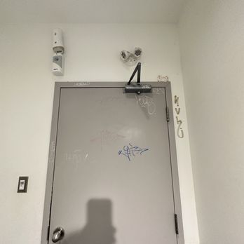 Second Cup - Vandalism - Coffee & Tea Near Me - Montreal, Quebec