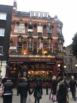 Crown & Anchor by null