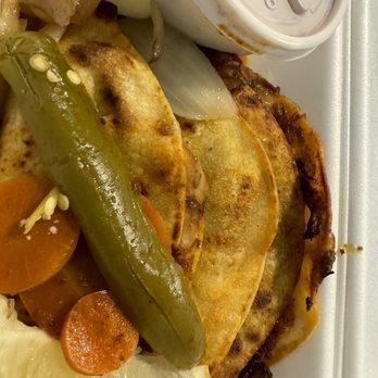 Raul's - Quesabirrias - Food Trucks Near Me - Atwater, California
