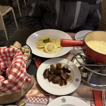 Swiss Chuchi - Fondue Near Me - Zürich, ZH Swiss Chuchi - Fondue Near Me - Zürich, ZH