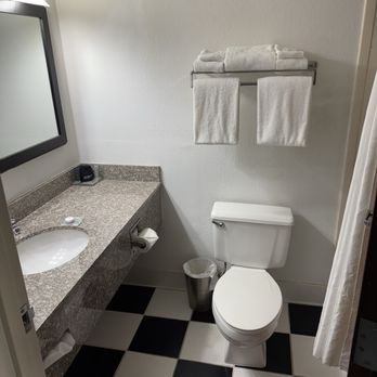 Thousand Hills Resort Hotel - Hotels Near Me - Branson, Missouri Thousand Hills Resort Hotel - Hotels Near Me - Branson, Missouri
