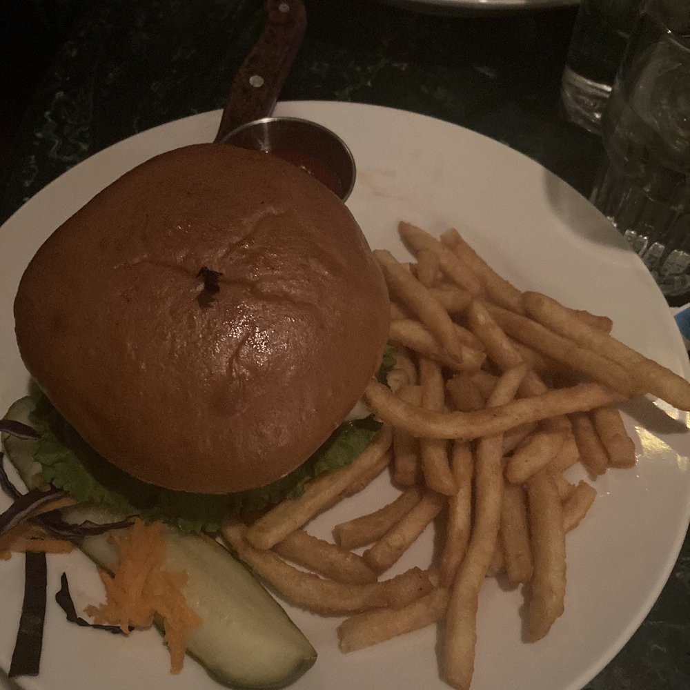 County Clare Irish Pub - Chicken Sandwich - Irish Pub Near Me - Milwaukee, Wisconsin County Clare Irish Pub - Chicken Sandwich - Irish Pub Near Me - Milwaukee, Wisconsin