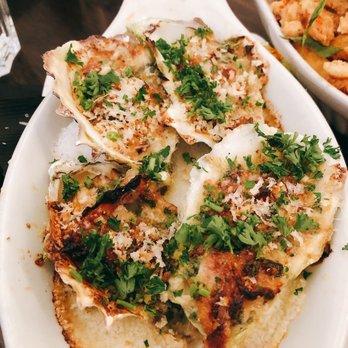 Harbour Oyster + Bar - Cocktail Bars Near Me - Vancouver, British Columbia Harbour Oyster + Bar - Cocktail Bars Near Me - Vancouver, British Columbia