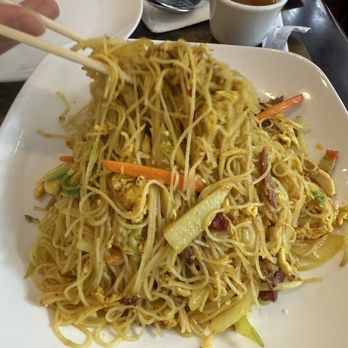 Main Noodle House - 64. Singapore Mei Fun - Chinese Near Me - New York, New York