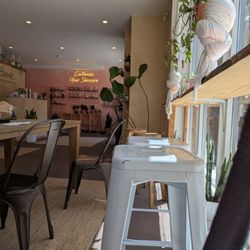Organic Skin Care NYC - The vibes are lovely. Cozy, tranquil, and i love all the plants.