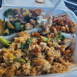 Chicken Hibachi with yum yum sauce and ginger sauce.