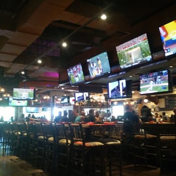 Twin Peaks - Twin Peaks bar area - Sports Bars Near Me - Orlando, Florida Twin Peaks - Twin Peaks bar area - Sports Bars Near Me - Orlando, Florida