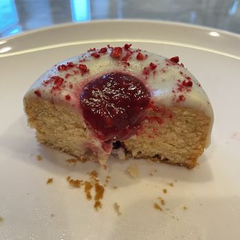 Electric Beets - Vanilla raspberry donut - Vegan Near Me - Brooklyn, New York