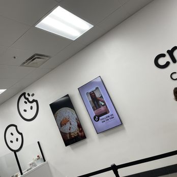 Crumbl - Millenia - Digital billboards - Bakeries Near Me - Orlando, Florida Crumbl - Millenia - Digital billboards - Bakeries Near Me - Orlando, Florida