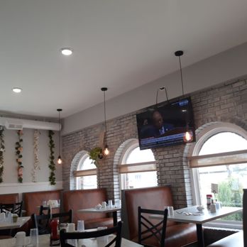 Charlie's Restaurant - Forest Park - Inside Charlie's 2... - Breakfast & Brunch Near Me - Forest Park, Illinois