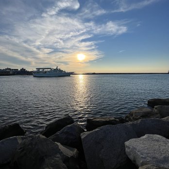 Inlet Seafood Restaurant - View - Seafood Near Me - Montauk, New York