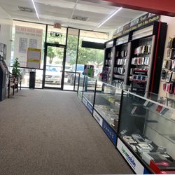 Cell & Computer Repair - Inside store