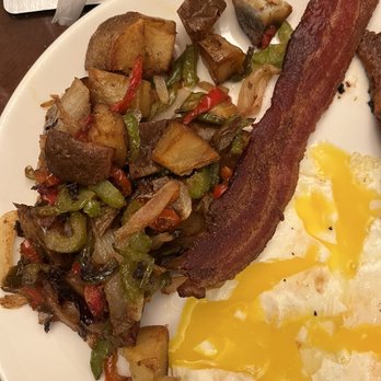 The Pechanga Cafe - country potatoes taste like cardboard - New American Near Me - Temecula, California